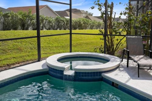 Beautiful 4 Bedroom 3 Bathroom pool & spa Villa - image 2