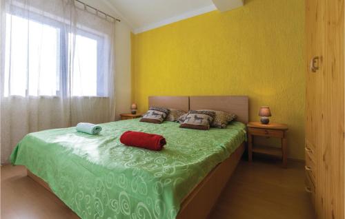 2 Bedroom Amazing Apartment In Zbandaj