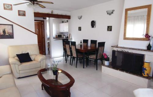 Lovely Home In Orihuela Costa With Kitchen