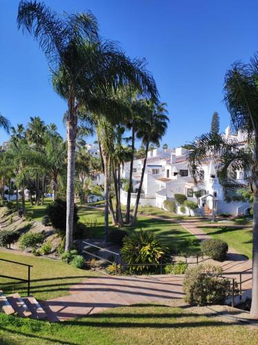 Lovely 2 bedroom in Oasis de Capistrano, Nerja