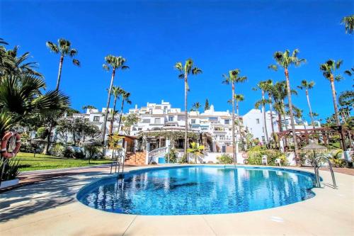 Lovely 2 bedroom in Oasis de Capistrano, Nerja