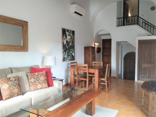 Lovely 2 bedroom in Oasis de Capistrano, Nerja