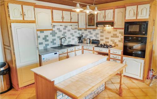 Three-Bedroom Holiday Home in Ruffiac - image 5