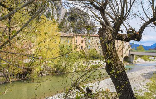 Stunning home in Les Pilles with WiFi and 2 Bedrooms gîte à louer La Bègüe