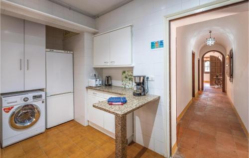 Four-Bedroom Holiday Home in Tossa de Mar - image 9