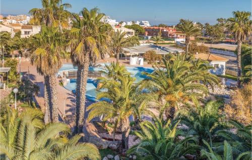 Cozy Apartment In Roquetas De Mar