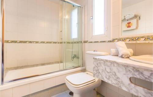One-Bedroom Apartment in Roquetas de Mar - image 14