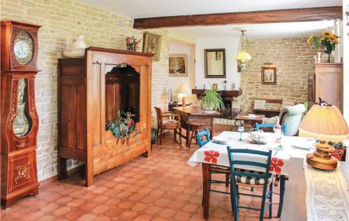 Cozy Home In La Fort Fouesnant With Kitchenette