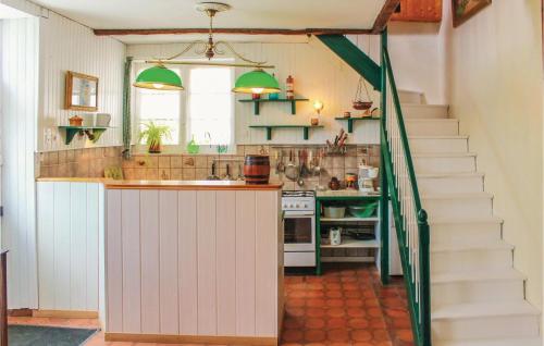 Cozy Home In La Fort Fouesnant With Kitchenette