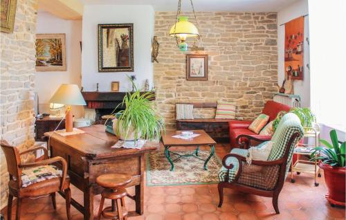 Cozy Home In La Fort Fouesnant With Kitchenette