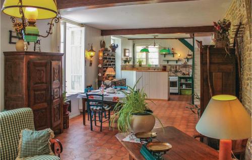 Cozy Home In La Fort Fouesnant With Kitchenette