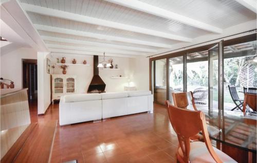  Stunning home in Mont-ras with WiFi, Outdoor swimming pool and Swimming pool in Montrás