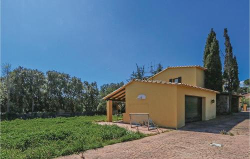  Stunning home in Mont-ras with WiFi, Outdoor swimming pool and Swimming pool in Montrás