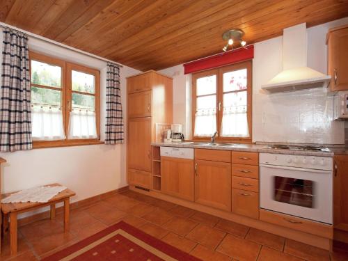 Alluring Apartment in Bad-Kohlgrub with Private Garden - image 3
