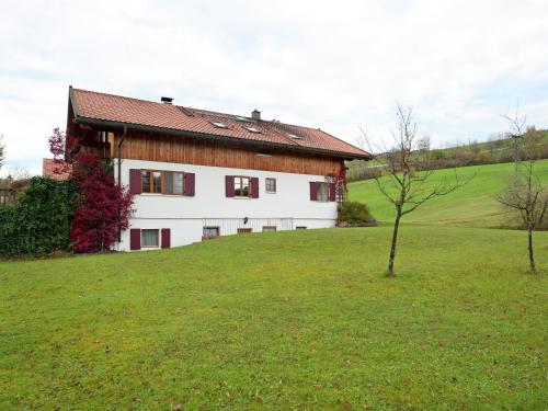 Alluring Apartment in Bad-Kohlgrub with Private Garden - image 11