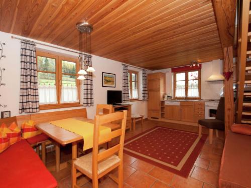 Alluring Apartment in Bad-Kohlgrub with Private Garden - image 14