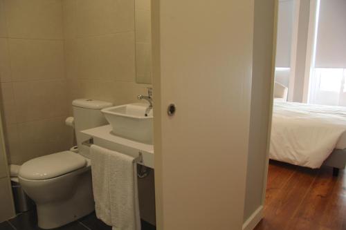 Double Room image 7
