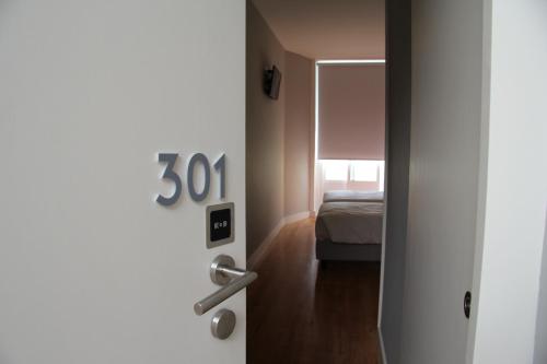 Twin Room image 1