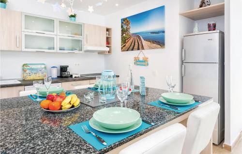 Two-Bedroom Apartment in Calahonda - image 8