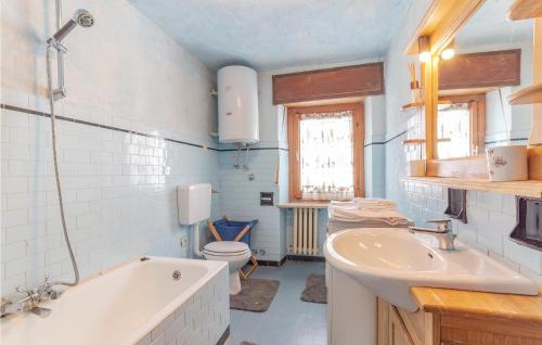 Bathroom, Casa Tzezerea in Cogne