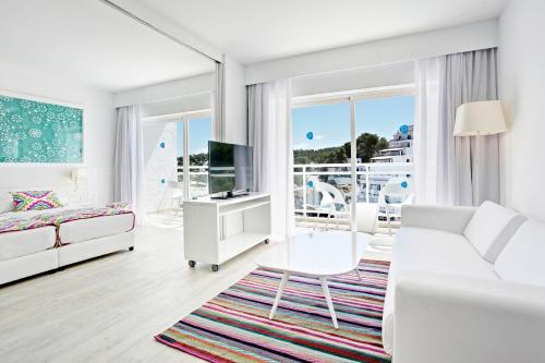 Grupotel Ibiza Beach Resort - Adults Only