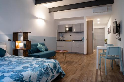 OLD GENOA SUITES, Janov (fotografie 9)