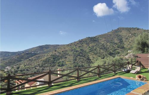 Three-Bedroom Holiday Home in Torrox - image 2