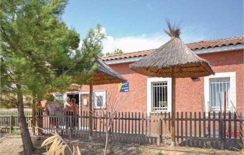 Cozy Home In Calvisson With Kitchen