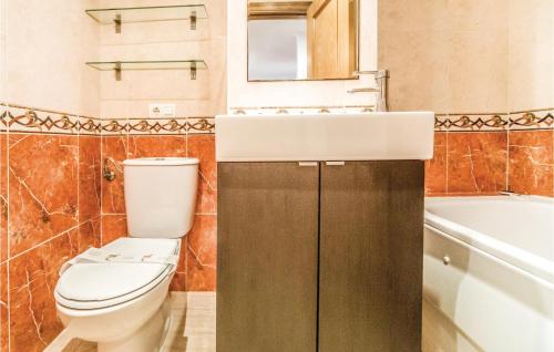 Nice home in Oropesa del Mar w/ 2 Bedrooms - image 6