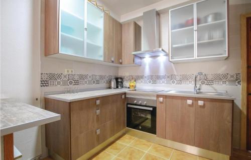 Three-Bedroom Holiday Home  image 9
