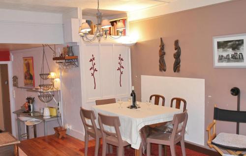 2 Bedroom Lovely Apartment In St Bonnet En Champsaur