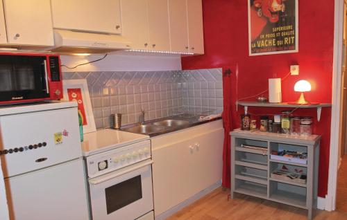 2 Bedroom Lovely Apartment In St Bonnet En Champsaur