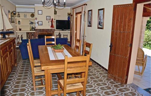 Five-Bedroom Holiday Home in Pollensa - image 9