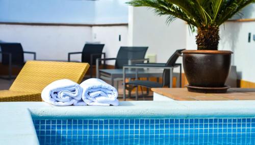 Aguilas5 SevillaSuites - image 3