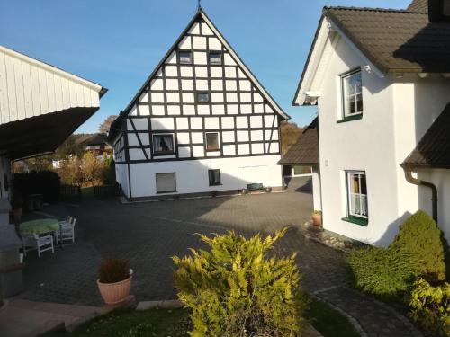 Attractive Apartment in Silbecke with Garden - Attendorn