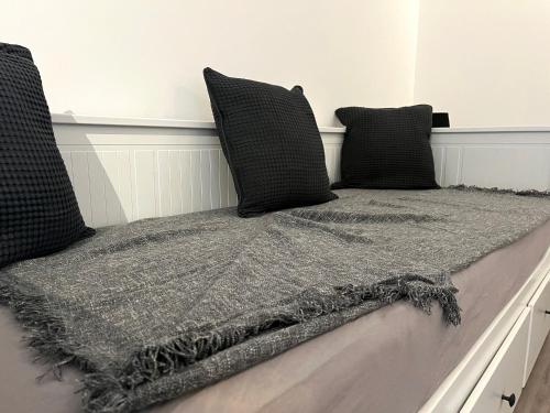 Sleeps 5