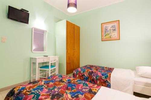 Ni-Mar Studios & Apartments - image 4