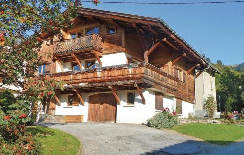 . Nice Apartment In Praz Sur Arly With 2 Bedrooms And Wifi