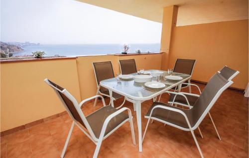 Amazing Apartment In Fuengirola-carvajal With 2 Bedrooms, Wifi And Outdoor Swimming Pool