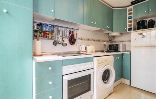 Beautiful home in Gran Alacant St. Pola w/ Outdoor swimming pool WiFi and Outdoor swimming pool - image 7