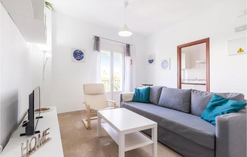  Amazing apartment in Alcala del Rio with WiFi and 2 Bedrooms in Alcalá del Río