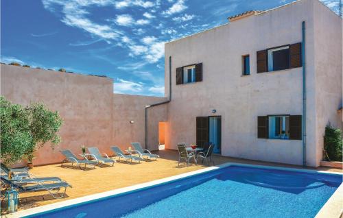 Zwembad, Awesome Home In Ariany With Kitchenette in Petra