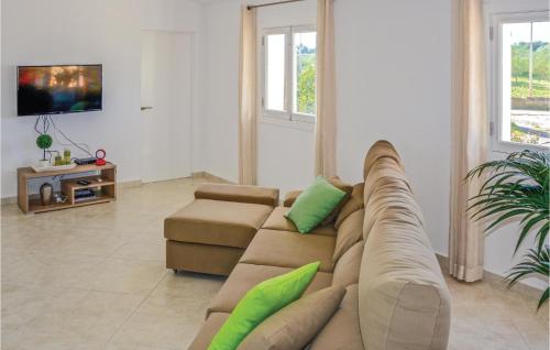 Awesome Home In Ariany With Kitchenette in Petra
