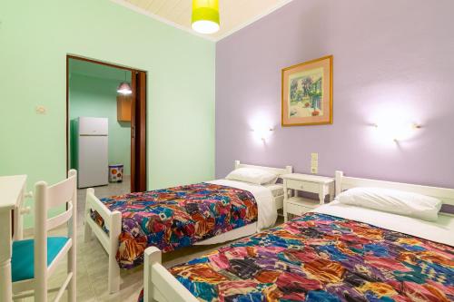 Ni-Mar Studios & Apartments - image 7