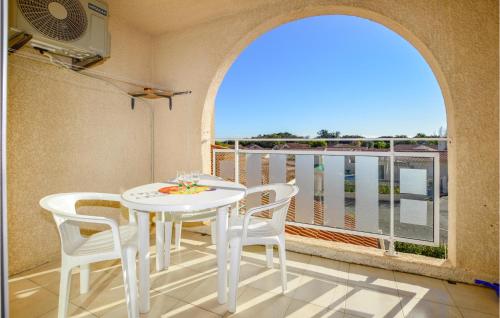 Stunning apartment in Prunete with 1 Bedrooms and Outdoor swimming pool