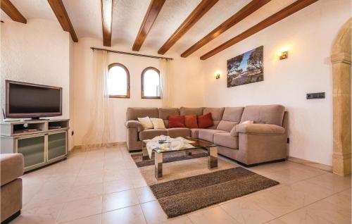 Four-Bedroom Holiday Home in Javea - image 2