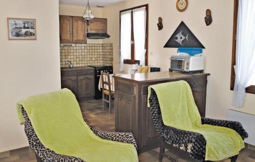 Lovely Home In Kerlouan With Kitchenette