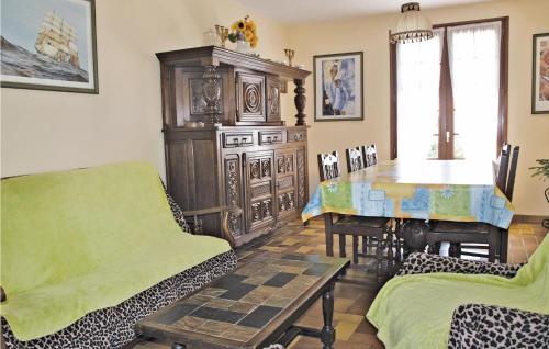 Lovely Home In Kerlouan With Kitchenette