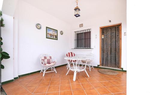  Beautiful Home In Matalascañas With Kitchen in Matalascañas