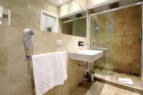 Sofia's Suites Guesthouse - image 4